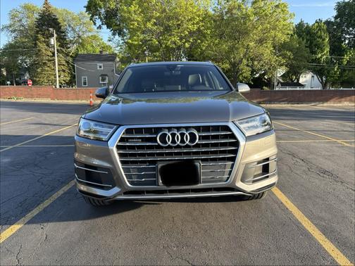 Gray 2017 Audi Q7 2.0T Premium