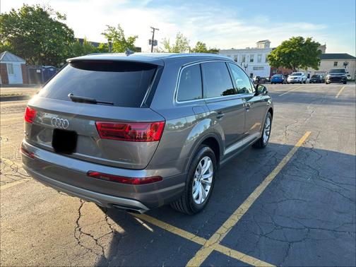 Gray 2017 Audi Q7 2.0T Premium