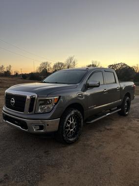 2017 Nissan Titan SL