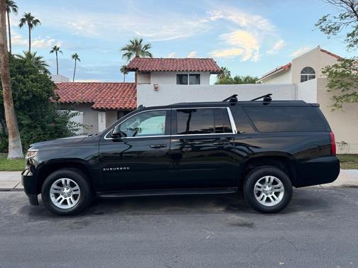Black 2019 Chevrolet Suburban LT