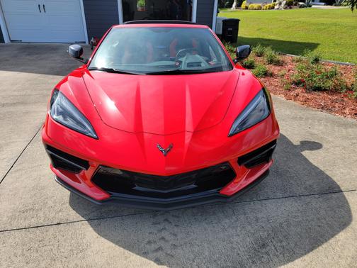 Photo 2 of 8 of 2021 Chevrolet Corvette Stingray w/2LT