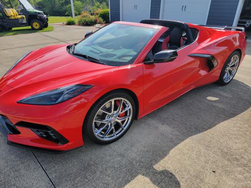 Photo 3 of 8 of 2021 Chevrolet Corvette Stingray w/2LT