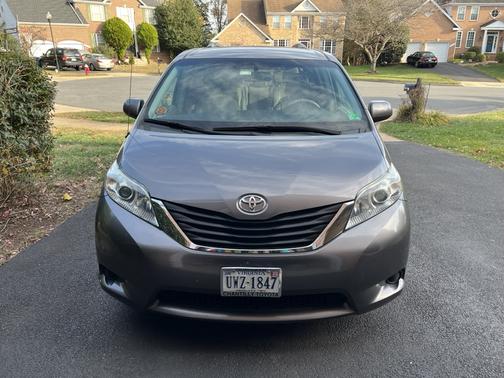 2011 Toyota Sienna LE