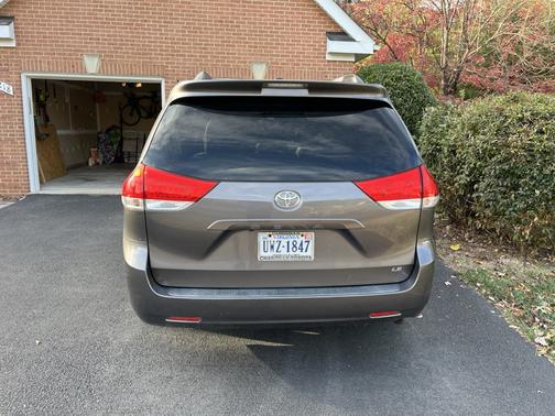 2011 Toyota Sienna LE