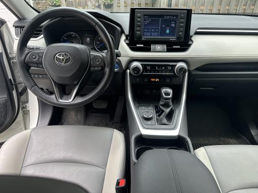 2021 Toyota RAV4 Hybrid XLE Premium