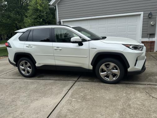 2021 Toyota RAV4 Hybrid XLE Premium