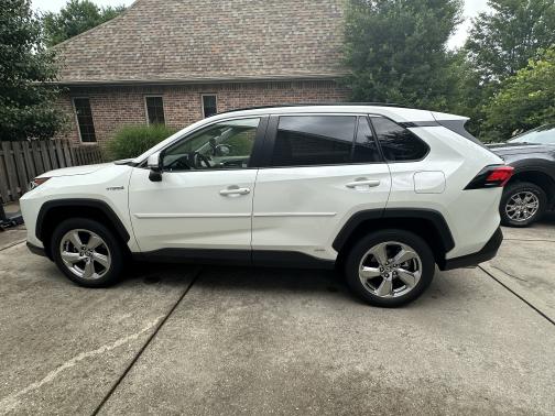 2021 Toyota RAV4 Hybrid XLE Premium