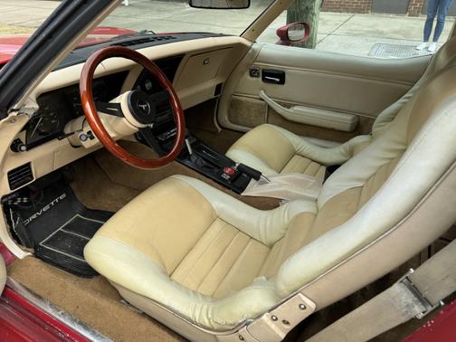 2001 Chevrolet Corvette Base
