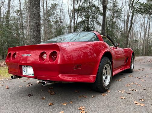 2001 Chevrolet Corvette Base