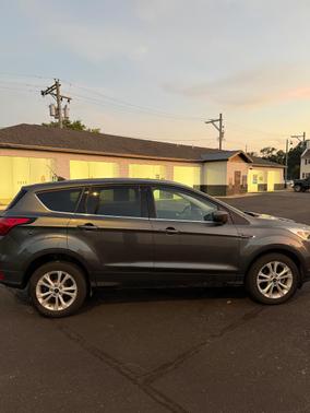 Gray 2019 Ford Escape SE