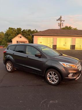 Gray 2019 Ford Escape SE