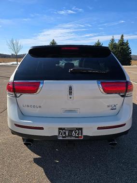 White 2013 Lincoln MKX Base