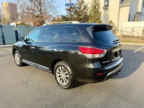 2016 Nissan Pathfinder SL
