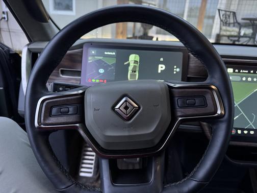 2023 Rivian R1T Adventure Quad-Motor Large Package