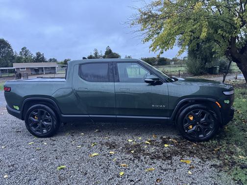 2023 Rivian R1T Adventure Quad-Motor Large Package