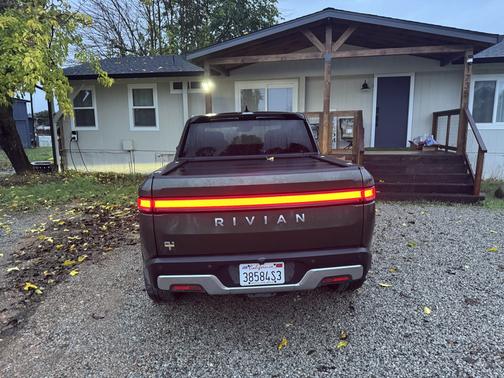 2023 Rivian R1T Adventure Quad-Motor Large Package