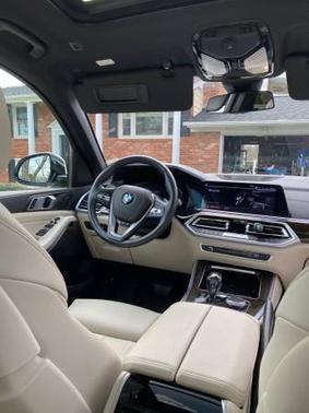 Photo 3 of 8 of 2020 BMW X5 xDrive40i