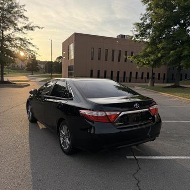 Blue 2015 Toyota Camry SE