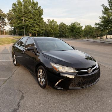 Blue 2015 Toyota Camry SE