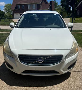 White 2013 Volvo S60 T5