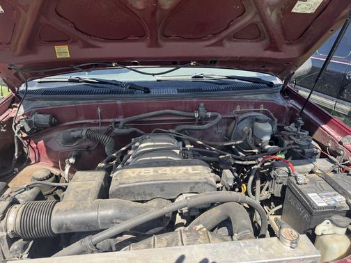 Red 2000 Toyota Tundra SR5 Access Cab