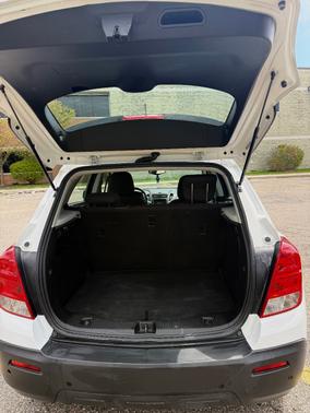 White 2016 Chevrolet Trax LS