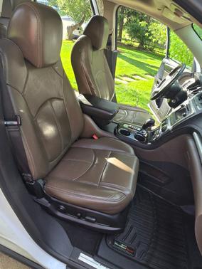 White 2016 GMC Acadia SLT-1