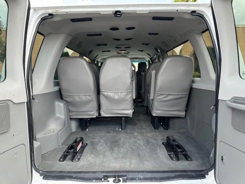 2012 Ford E350 Super Duty XLT
