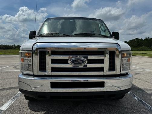 2012 Ford E350 Super Duty XLT
