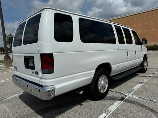 2012 Ford E350 Super Duty XLT