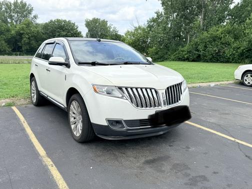 White 2013 Lincoln MKX Base