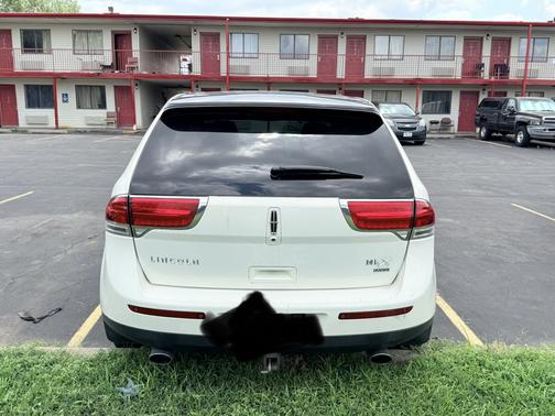 White 2013 Lincoln MKX Base