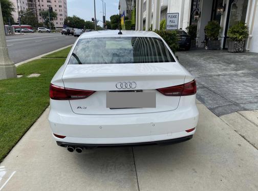 Photo 5 of 8 of 2020 Audi A3 2.0T Premium