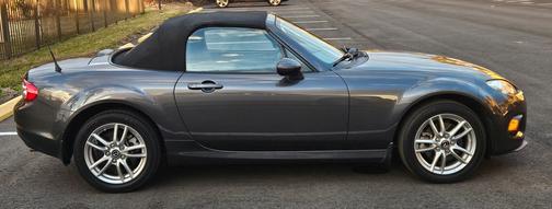 2015 Mazda MX-5 Miata Sport