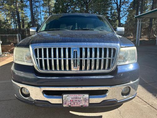 Blue 2007 Lincoln Mark LT Base