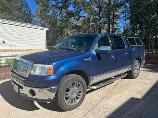 Blue 2007 Lincoln Mark LT Base