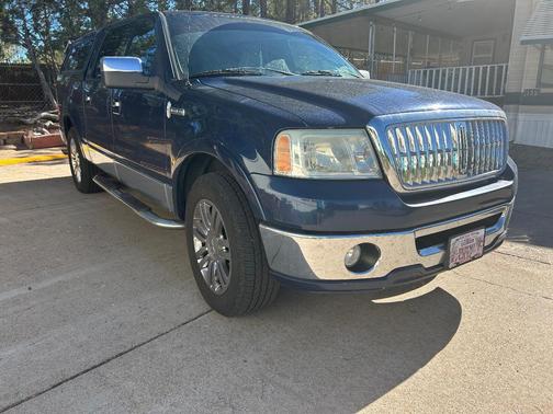 Blue 2007 Lincoln Mark LT Base