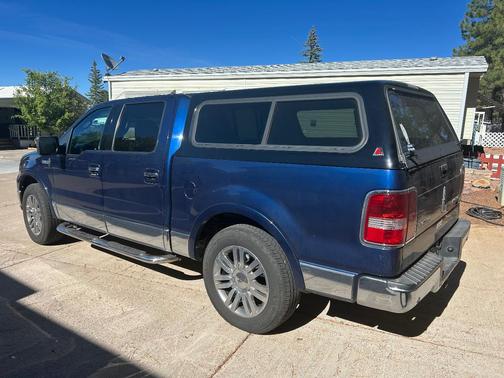 Blue 2007 Lincoln Mark LT Base