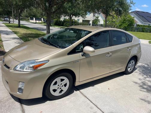 Gold 2011 Toyota Prius III