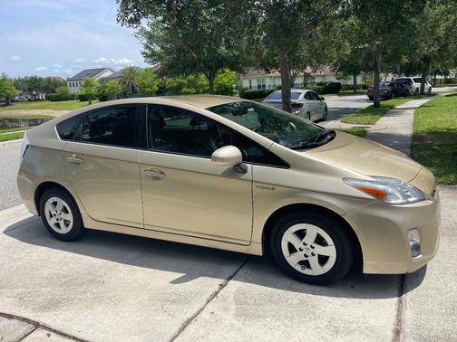 Gold 2011 Toyota Prius III