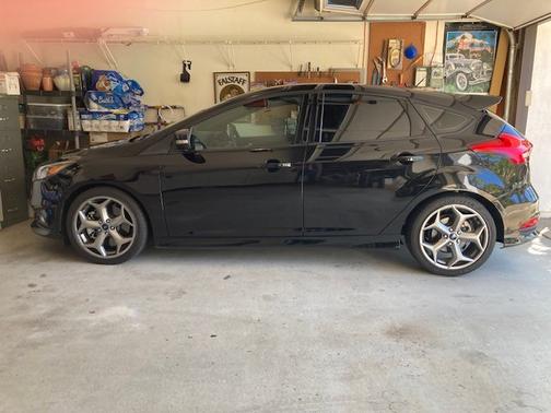 2017 Ford Focus ST Base