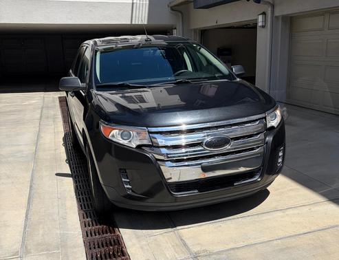 Black 2013 Ford Edge SE