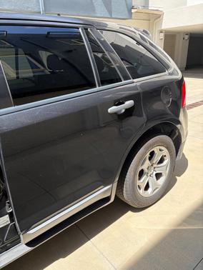 Black 2013 Ford Edge SE