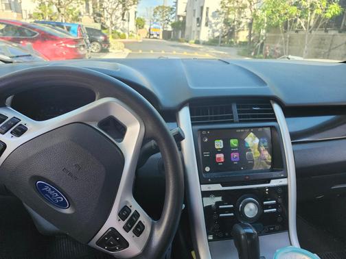 Black 2013 Ford Edge SE