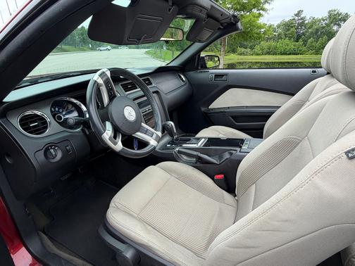 Red 2014 Ford Mustang V6