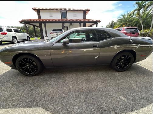 2016 Dodge Challenger SXT