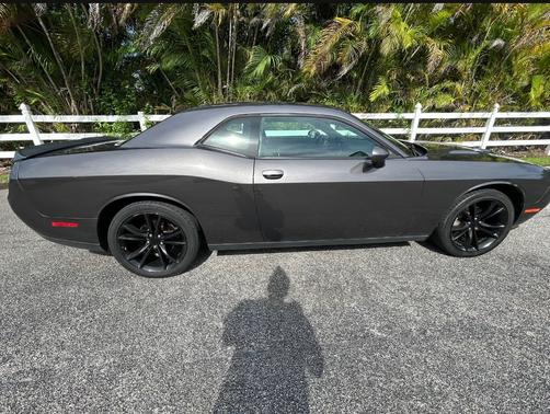 2016 Dodge Challenger SXT