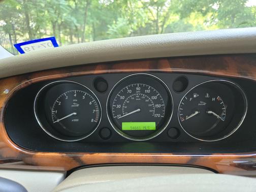 2004 Jaguar XJ8 Base