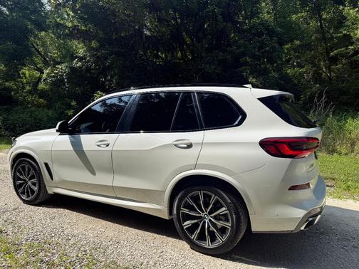 White 2019 BMW X5 xDrive50i