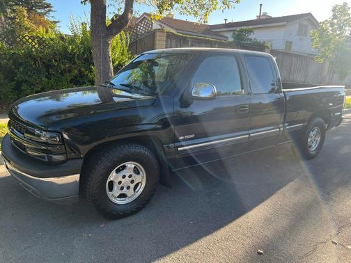 Black 2001 Chevrolet Silverado 1500 LS Extended Cab